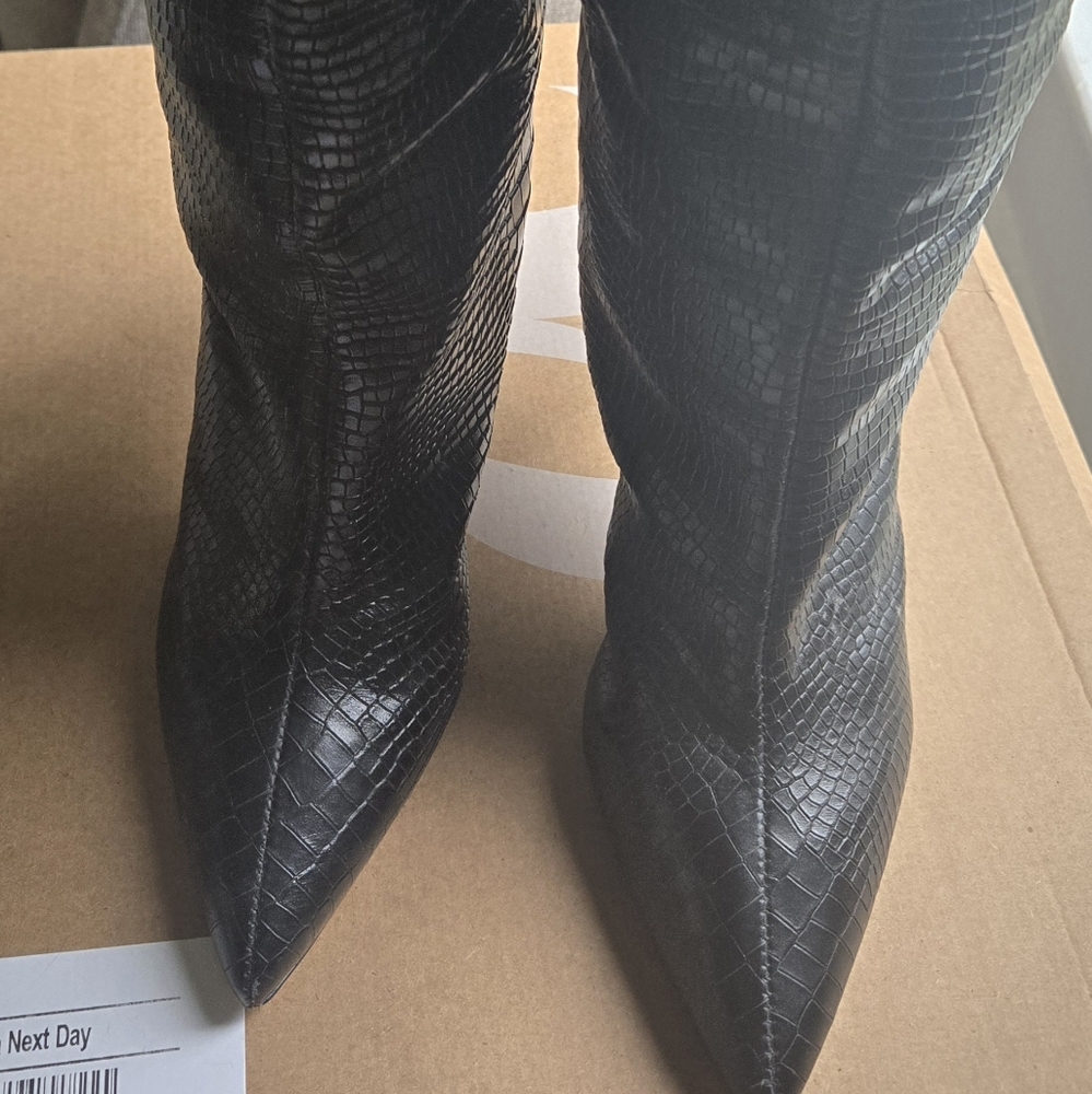 SCHUTZ Textured Black Heeled Boots